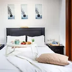 Stunning 2Br Apt W Balcony In City Center With Mamad By Sea N\' Rent