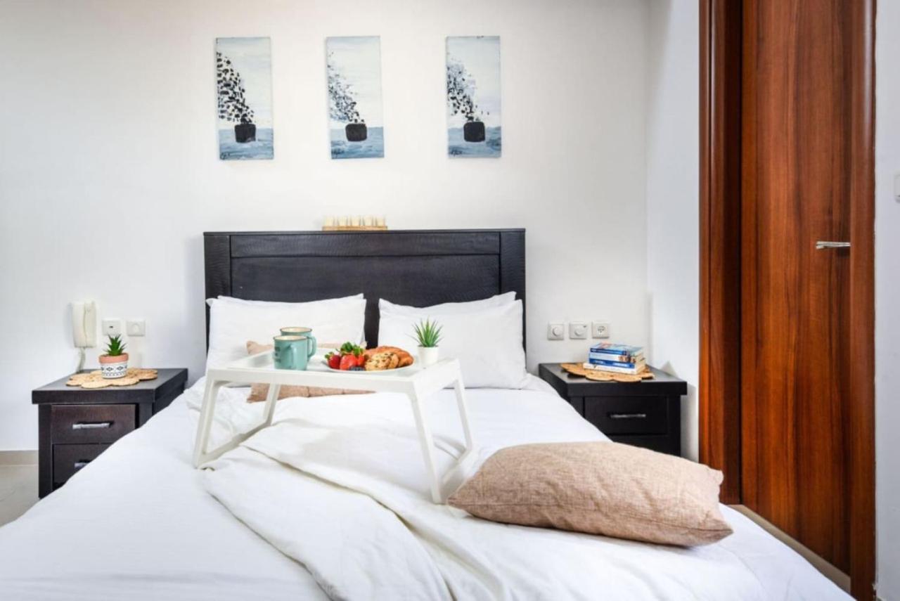 Stunning 2br W Balcony In Center With Mamad By Sea N' Rent * Tel Aviv