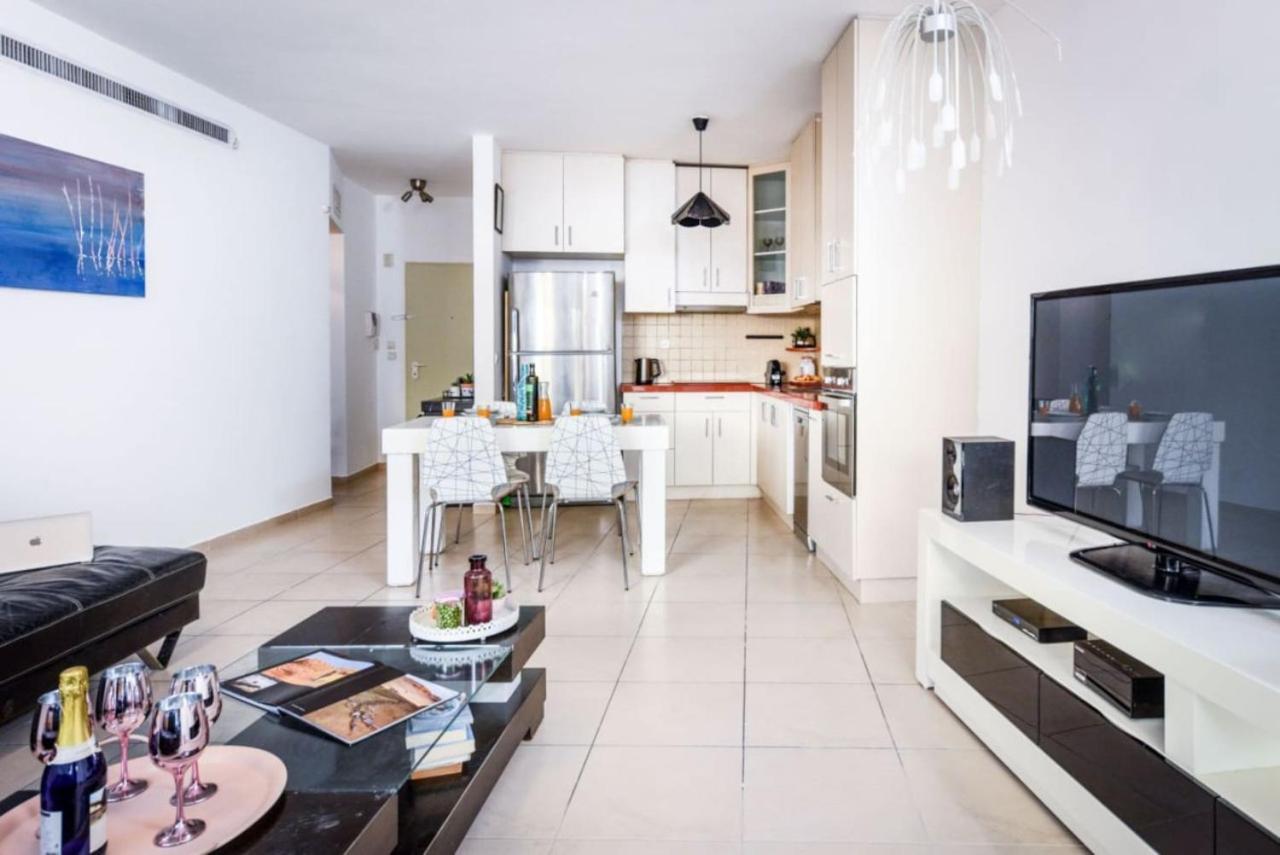 Apartment Stunning 2br W Balcony In Center With Mamad By Sea N' Rent