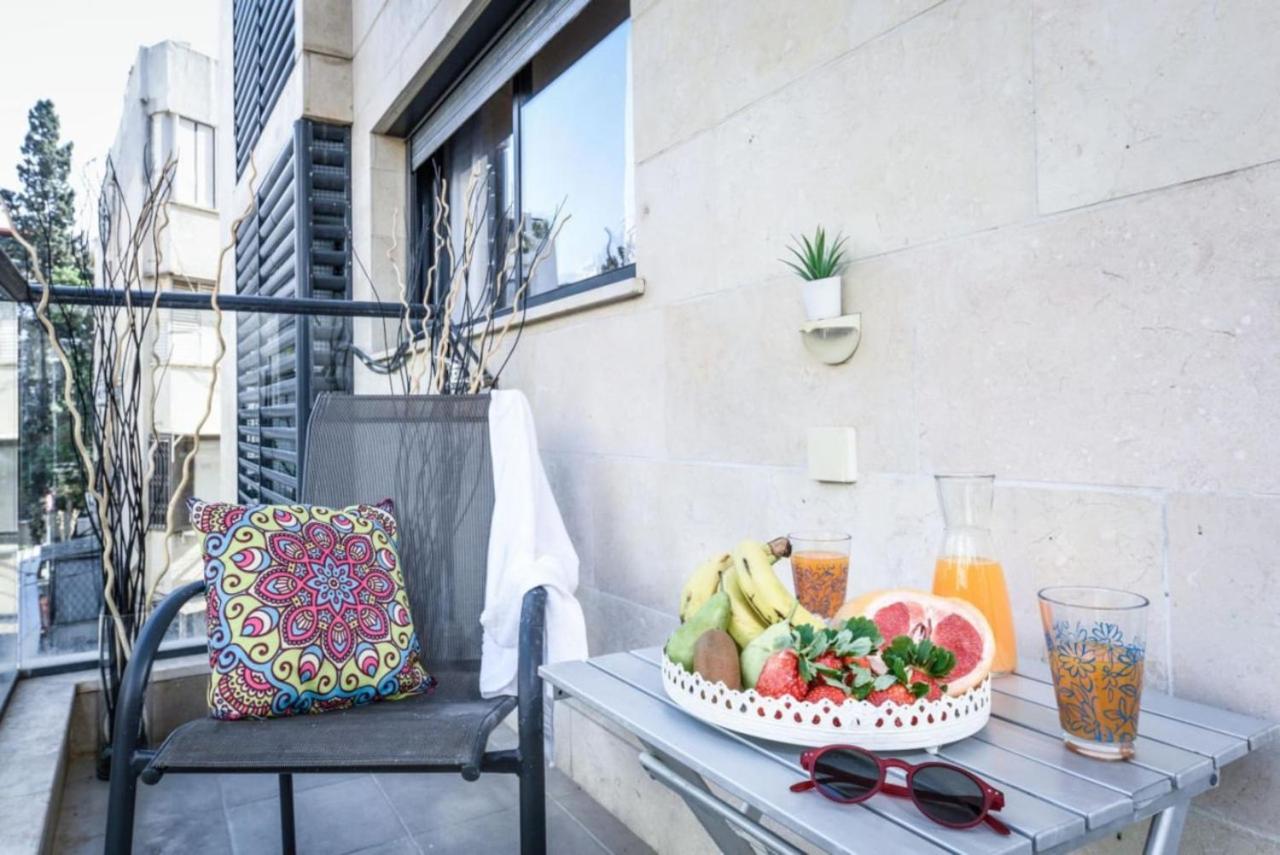 Apartment Stunning 2br W Balcony In Center With Mamad By Sea N' Rent *